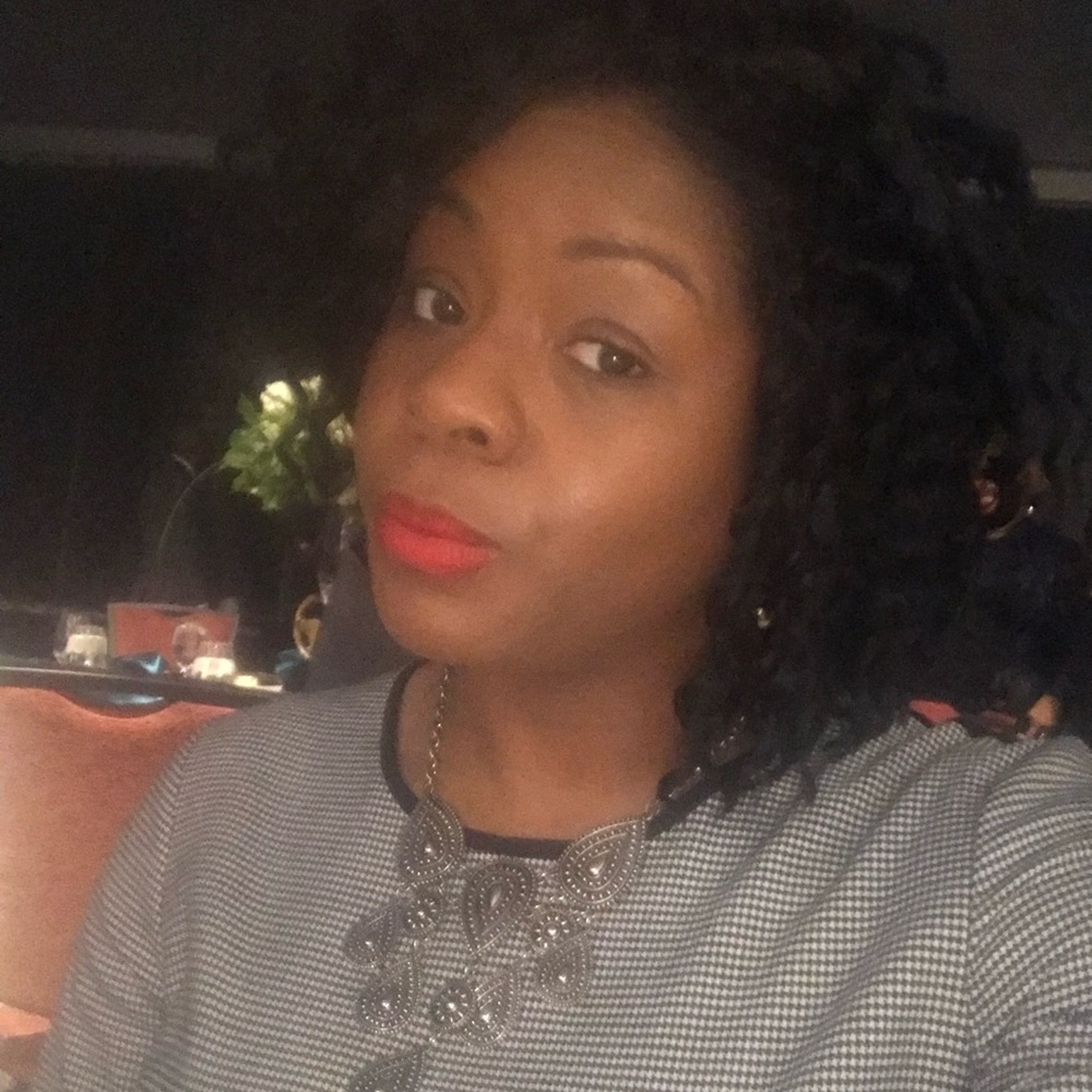 Meet your Posher, Famikia